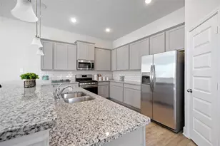 4423 Santorini Ln, Houston, TX 77045 - Photo 2