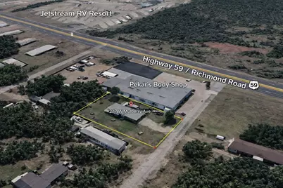 217 W Mulberry Avenue, Wharton, TX 77488 - Photo 10