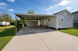 217 W Mulberry Ave, Wharton, TX 77488 - Photo 1