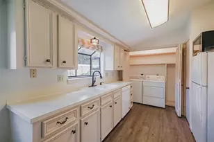 709 1/2 W 34th St, Houston, TX 77018 - Photo 10