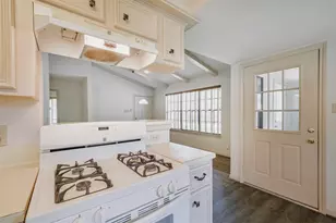 709 1/2 W 34th St, Houston, TX 77018 - Photo 12