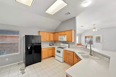 5724 Montclair Hill Lane, Rosharon, TX 77583 - Photo 10