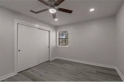 2401 Sycamore Avenue #E2, Huntsville, TX 77340 - Photo 12