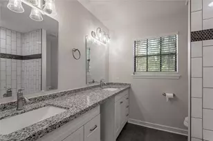 2401 Sycamore Ave, Huntsville, TX 77340 - Photo 14