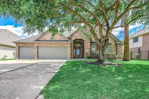 3403 E Cedar Hollow Dr, Pearland, TX 77584 - Photo 2