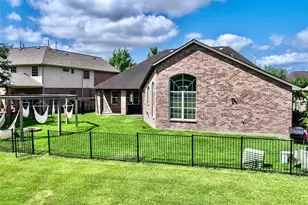 3403 E Cedar Hollow Dr, Pearland, TX 77584 - Photo 20
