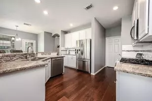 3403 E Cedar Hollow Dr, Pearland, TX 77584 - Photo 10