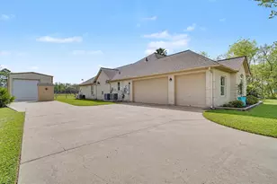109 Avenue J, Dickinson, TX 77539 - Photo 34