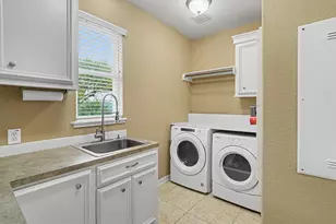 109 Avenue J, Dickinson, TX 77539 - Photo 32