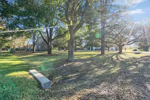 1729 Hawthorne St, La Marque, TX 77568 - Photo 6