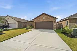 3527 Prairie Rose Trl, Angleton, TX 77515 - Photo 2