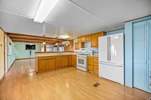 113 Sherry St, Port O Connor, TX 77982 - Photo 12