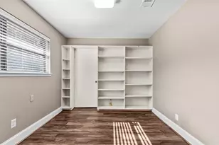 1017 Howard Ln, Bellaire, TX 77401 - Photo 12