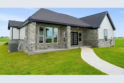 395 Brahman Trail, Angleton, TX 77515 - Photo 2