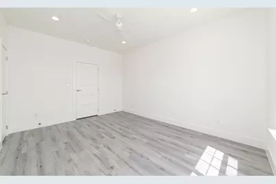 11924 N Hoa Sen Circle, Houston, TX 77072 - Photo 10