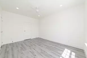 11924 N Hoa Sen Cir, Houston, TX 77072 - Photo 10