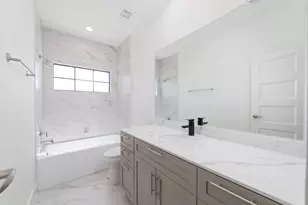 11924 N Hoa Sen Cir, Houston, TX 77072 - Photo 12