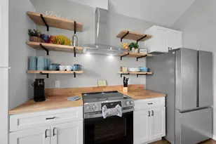 1048 Sunset Circle W, Crystal Beach, TX 77650 - Photo 22