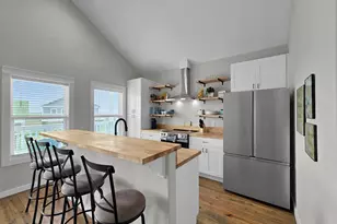 1048 Sunset Circle W, Crystal Beach, TX 77650 - Photo 18