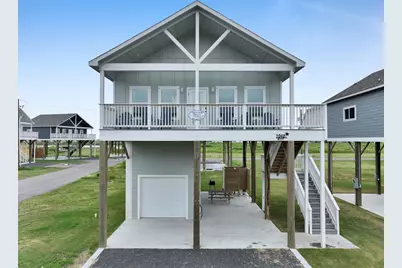 1048 Sunset Circle W, Crystal Beach, TX 77650 - Photo 2