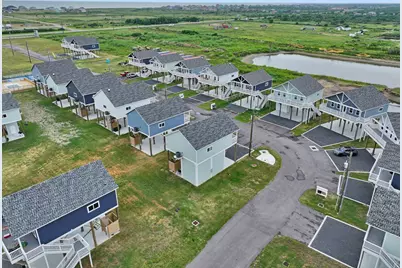 1048 Sunset Circle W, Crystal Beach, TX 77650 - Photo 40