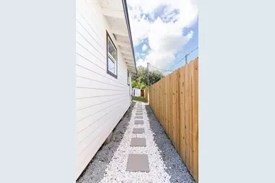 6524 Loma Vista Street, Houston, TX 77085 - Photo 16
