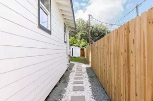 6524 Loma Vista St, Houston, TX 77085 - Photo 16