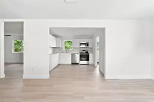 6524 Loma Vista St, Houston, TX 77085 - Photo 6