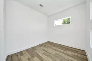 5030 Mallow St, Houston, TX 77033 - Photo 22
