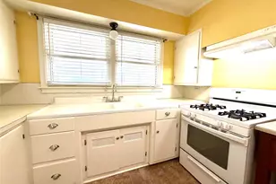 1104 Marie St, Brenham, TX 77833 - Photo 6