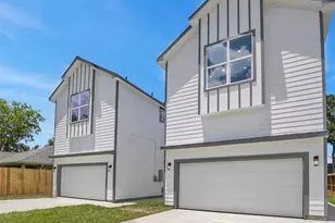4833 Paula St, Houston, TX 77033 - Photo 2