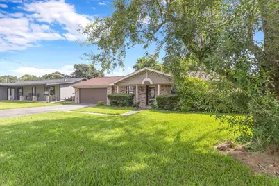 915 S 14th Street, Nederland, TX 77627 - Photo 2