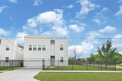 9431 Jutland Road, Houston, TX 77033 - Photo 2