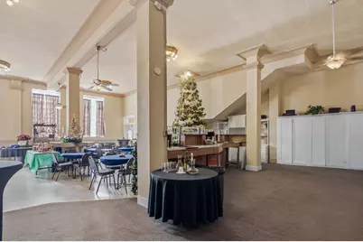 207 W Grand Avenue, Yoakum, TX 77995 - Photo 12