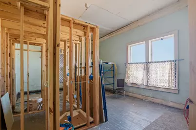 207 W Grand Avenue, Yoakum, TX 77995 - Photo 40