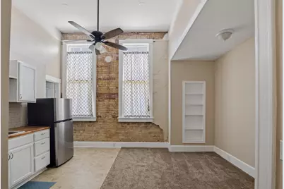 207 W Grand Avenue, Yoakum, TX 77995 - Photo 32