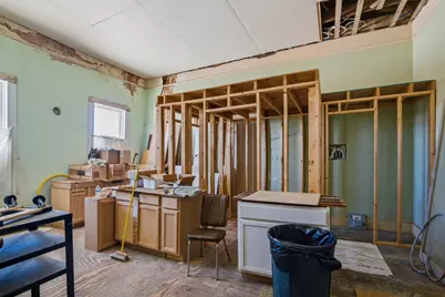 207 W Grand Avenue, Yoakum, TX 77995 - Photo 42