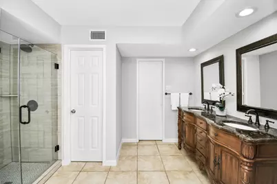 409 E Fair Harbor Lane, Houston, TX 77079 - Photo 22