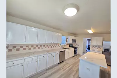 15723 Crooked Arrow Drive, Sugar Land, TX 77498 - Photo 8