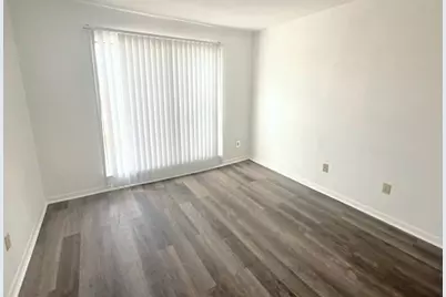 2824 S Bartell Drive, Houston, TX 77054 - Photo 6