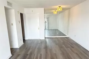 2824 S Bartell Dr, Houston, TX 77054 - Photo 2