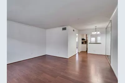 5230 Arboles Drive #4, Houston, TX 77035 - Photo 8
