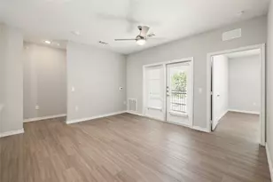 2551 N Guadalupe St, Seguin, TX 78155 - Photo 8