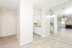 10051 Westpark Dr, Houston, TX 77042 - Photo 4
