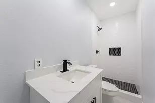 7006 Sherman St, Houston, TX 77011 - Photo 12