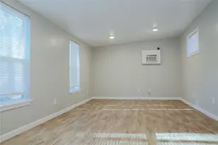 2707 S S Millbend Dr, The Woodlands, TX 77380 - Photo 10