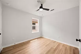 2024 Hampton St, Houston, TX 77088 - Photo 16
