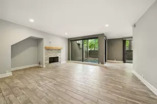 171 Litchfield Ln, Houston, TX 77024 - Photo 10