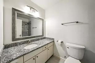 171 Litchfield Ln, Houston, TX 77024 - Photo 44