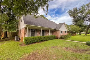 229 Hickory Dr, Huntsville, TX 77340 - Photo 4